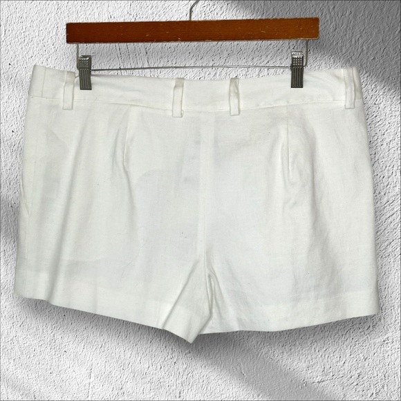 Diane Von Furstenberg Size 14 Naples Stretch‎ White Linen Shorts $198 NWT Beach - Picture 2 of 13